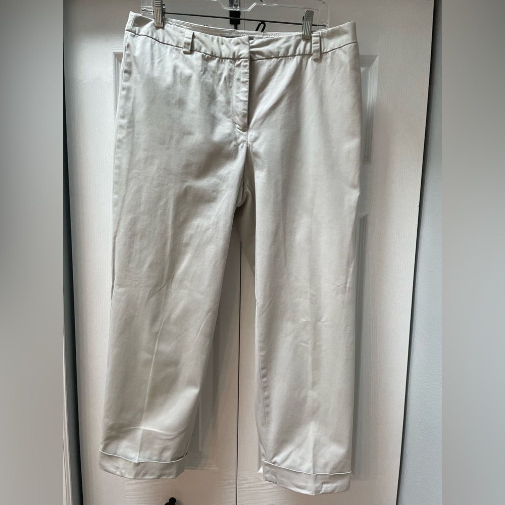 Liz Claiborne Women's Cream Capris